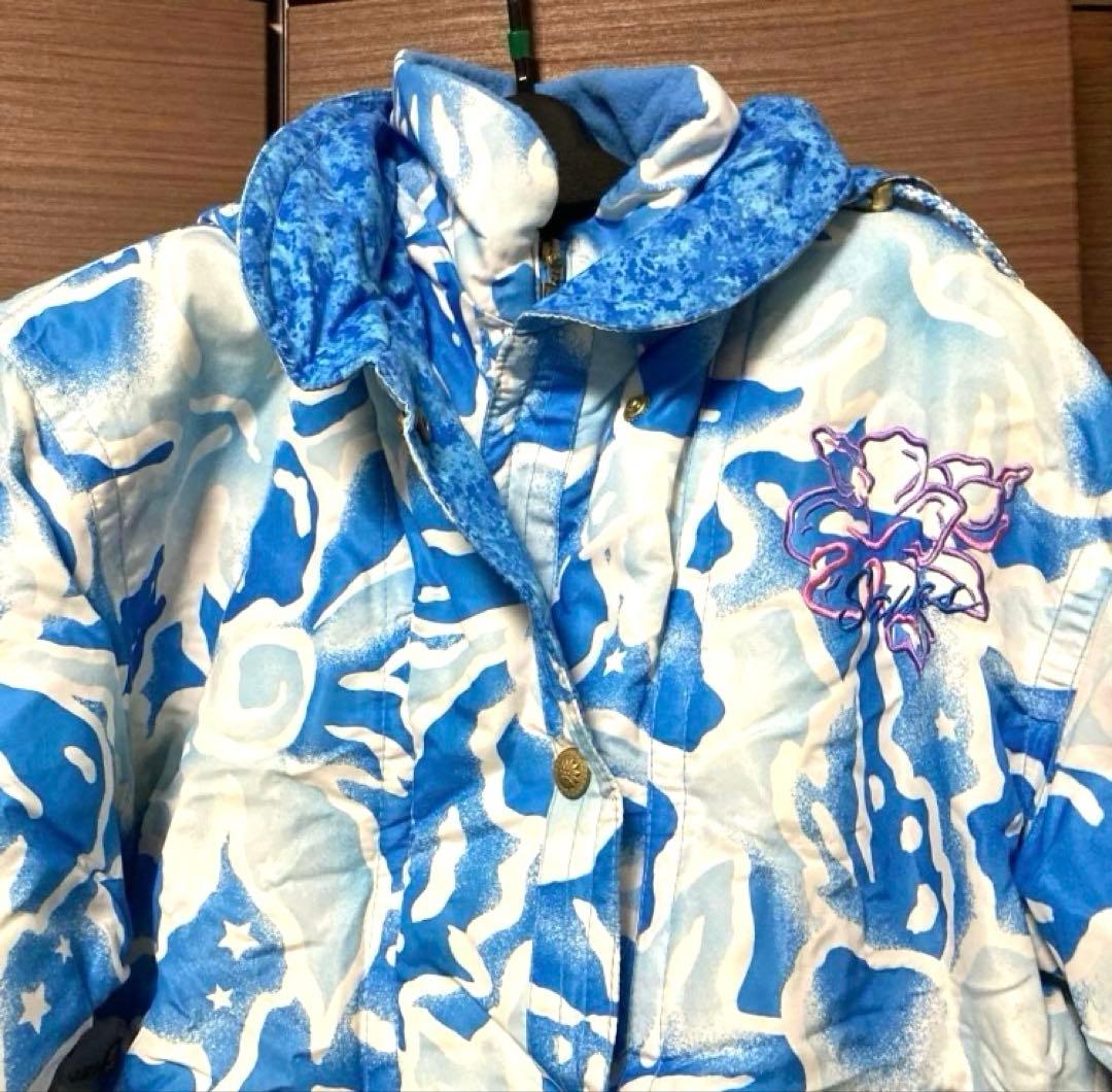 【お値下げ中】レディース　青と白のスキーウェア上下　グローブ（手袋）靴下付き