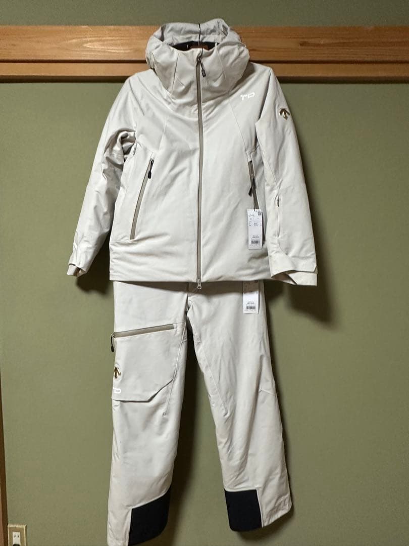 TD スキーウェア 上下セット オフホワイト　チームデサント　デサントメイト