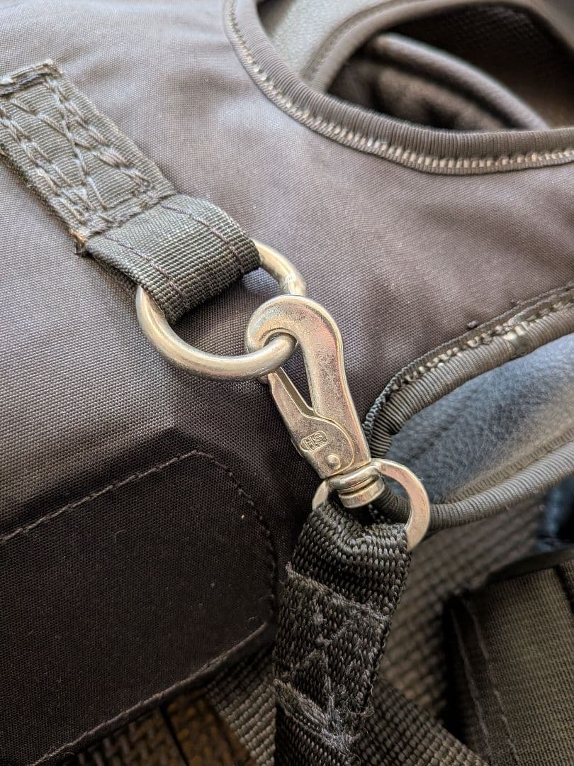 JULIUS-K9 降下用ハーネス　災害時に大型犬を背中に担いで運べますサイズL