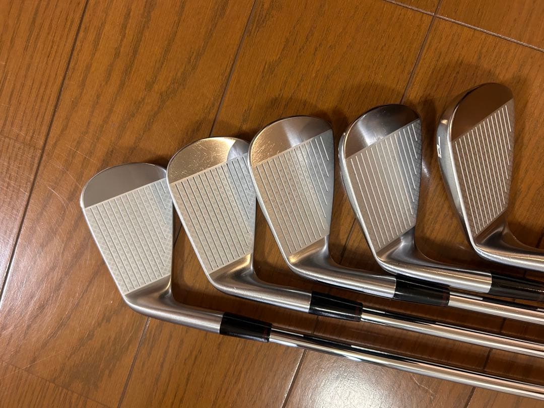 オノフ KURO フォージドアイアン MODUS3 TOUR 105S