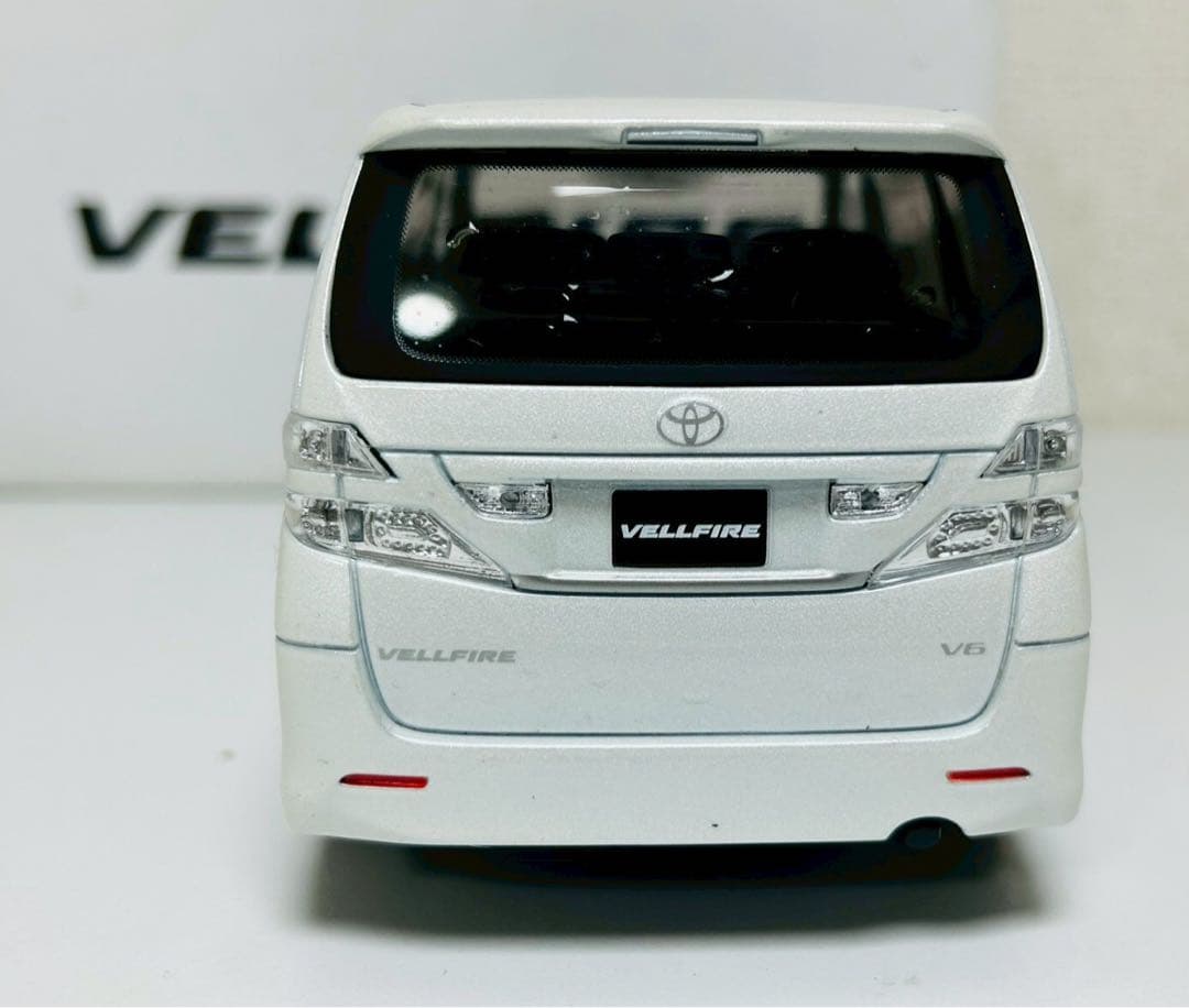 トヨタ　ヴェルファイア　ホワイトパールクリスタルシャイン　【10122m】