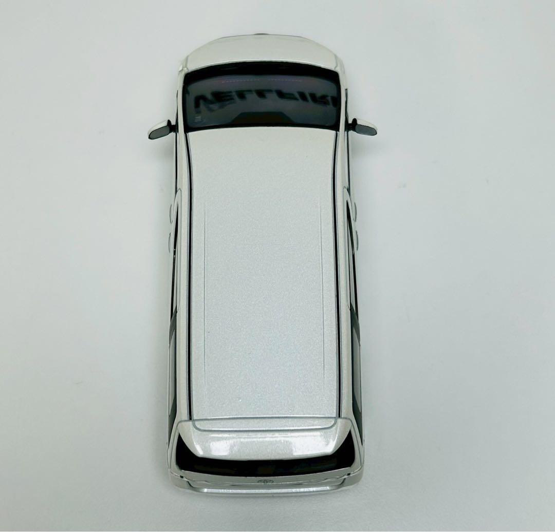 トヨタ　ヴェルファイア　ホワイトパールクリスタルシャイン　【10122m】