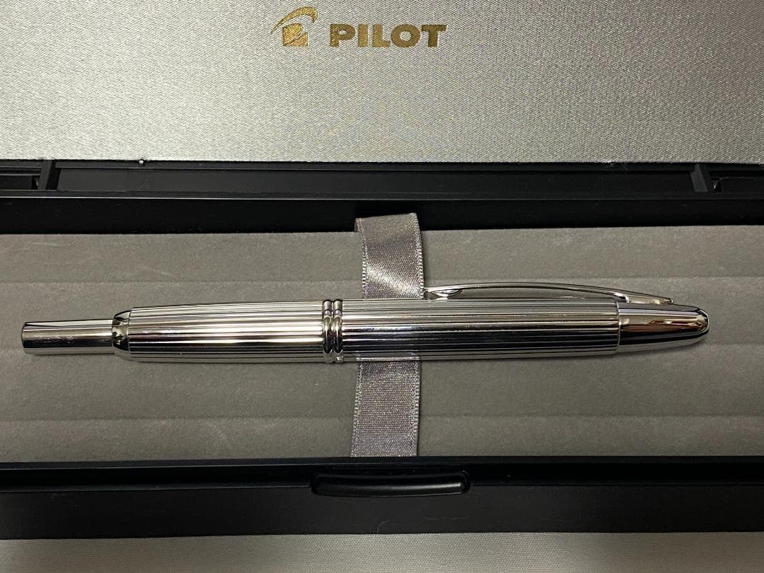 PILOT キャップレス ストライプ ペン先 F 18金ロジウム仕上げ