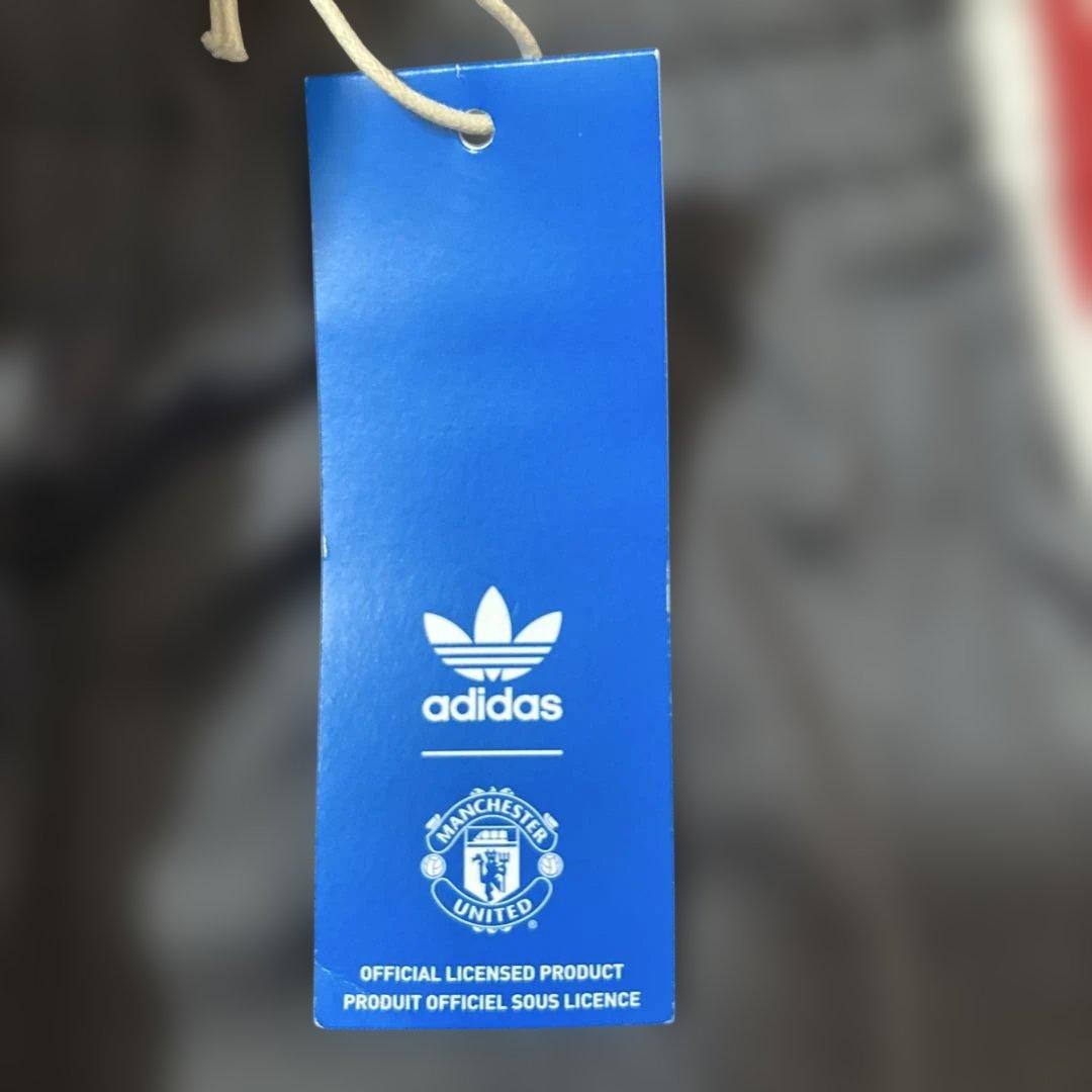 新品未使用タグ付き‼︎マンチェスター×adidasトラックパンツ　ジャージLサイズ