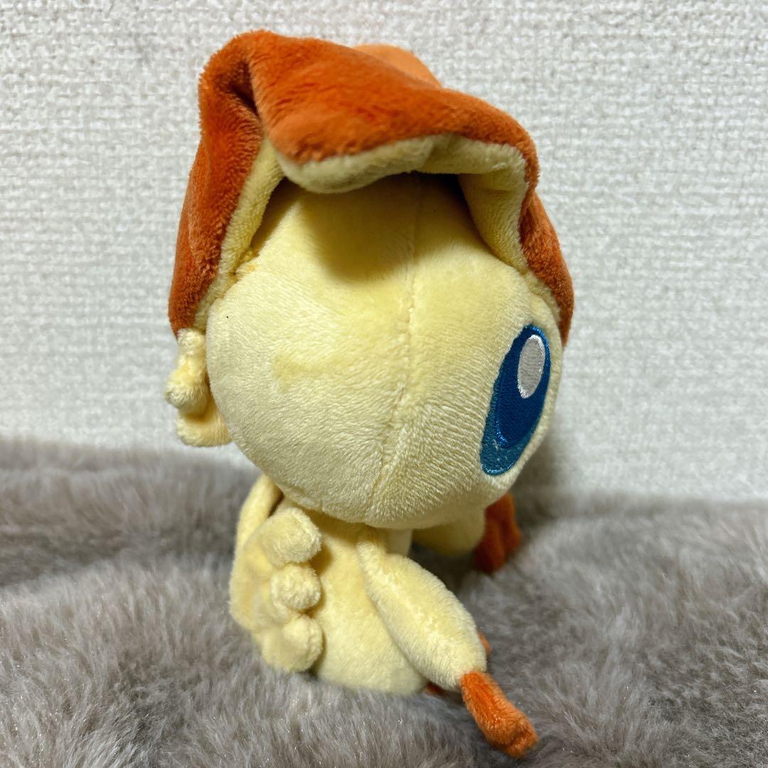 【匿名配送】希少⭐︎2011年製　ポケモン　ビクティニドール　ポケモンセンター