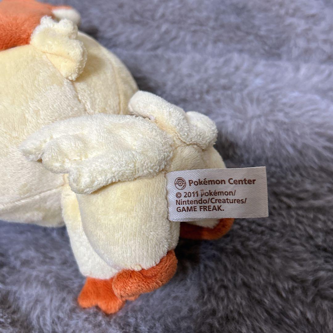 【匿名配送】希少⭐︎2011年製　ポケモン　ビクティニドール　ポケモンセンター