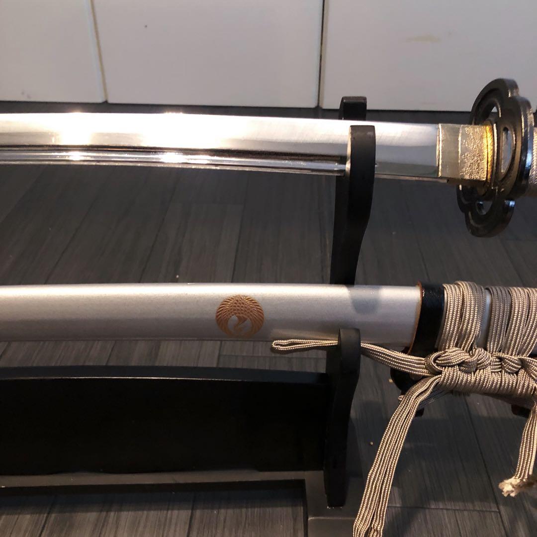 高級模造刀　銀鞘　居合刀　樋入り刀身　白拵え　亜合金刀身　名刀　刀袋付き