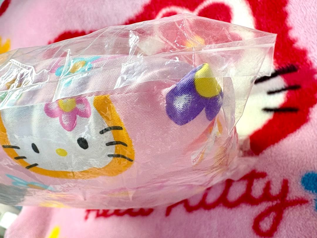 新品　激レア　カオハナ　ハローキティ　クッション　ボアポーチ　携帯ケース レトロ