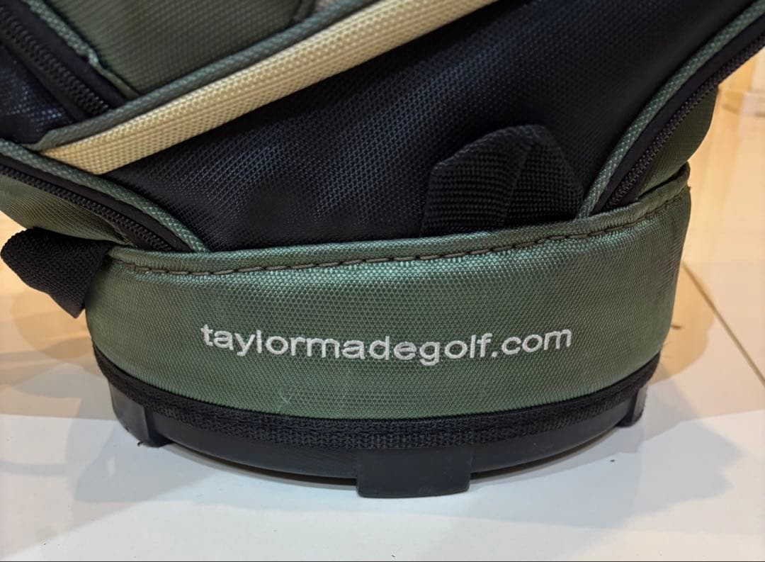 TaylorMade ゴルフバッグ・キャディバッグ　カーキ