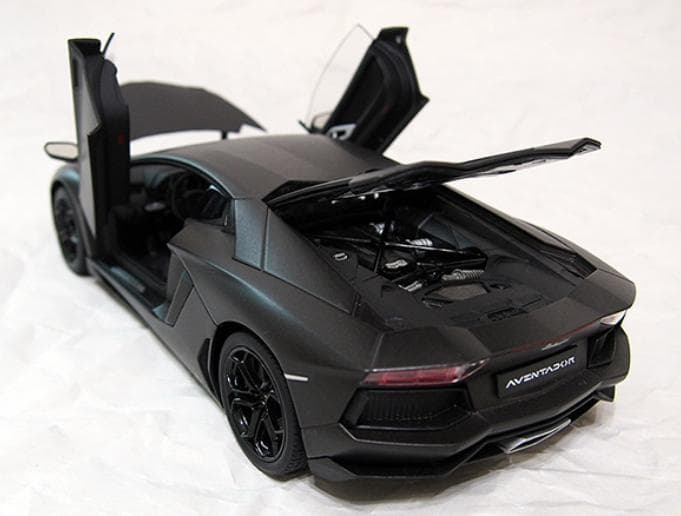 1/18 ランボルギーニ Aventador LP 700-4ミニカー完成品