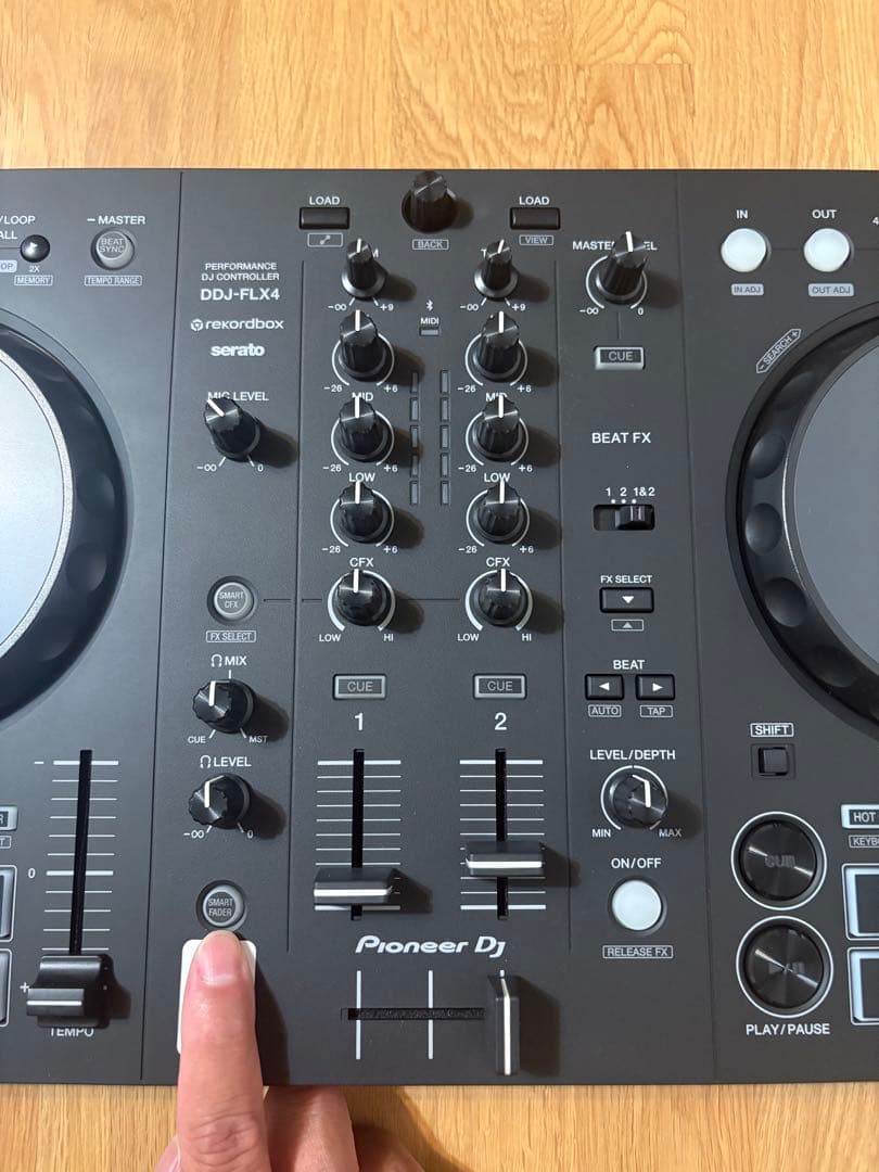 DDJ-FLX4 コントローラー