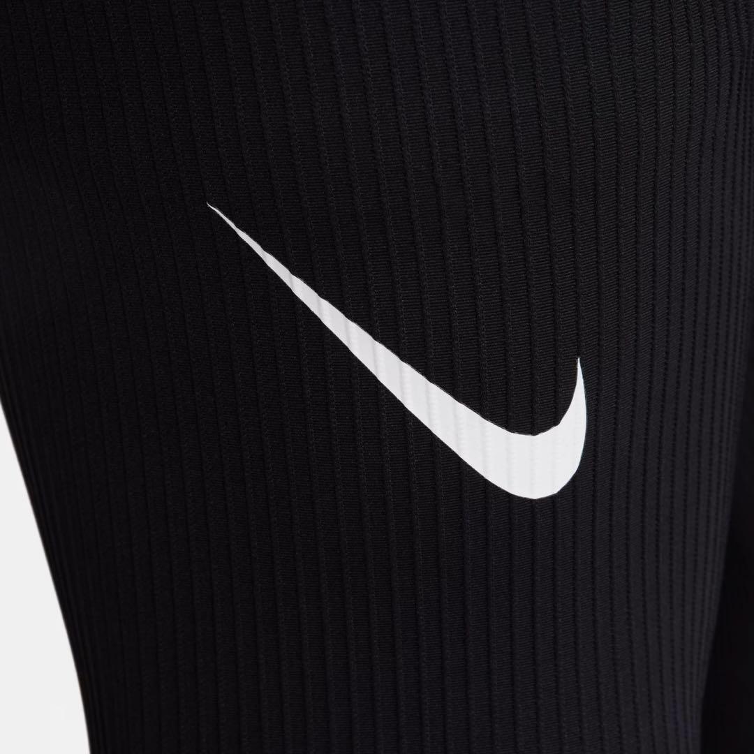 ナイキ　エアロスイフトタイツ　サイズS