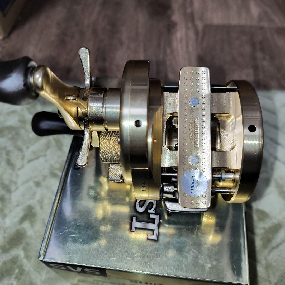 デッドストック激レアSHIMANO CALCUTTA CONQUEST 200