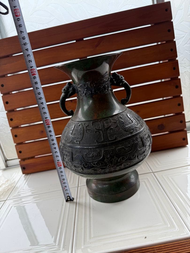 金属製彫刻装飾花瓶