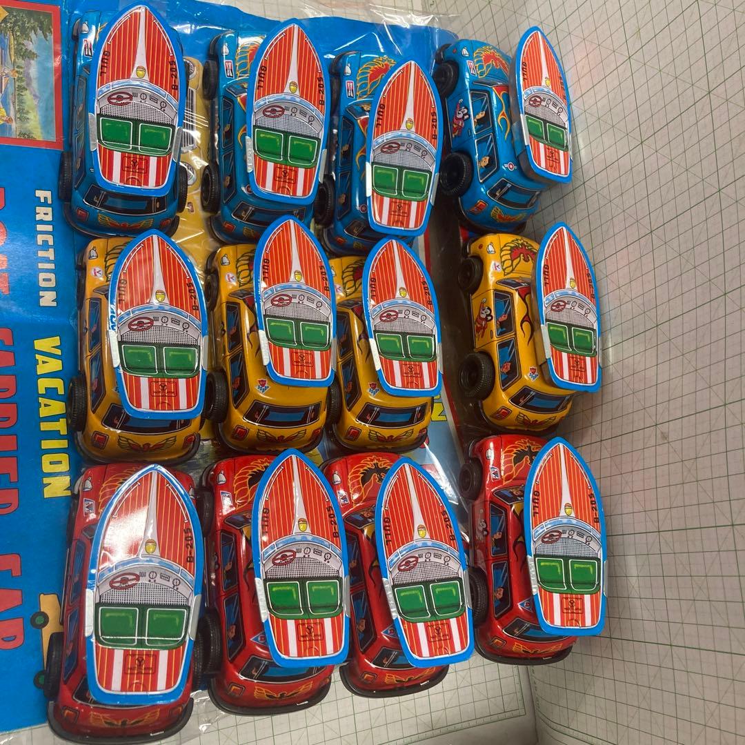 1970〜71年にミニクーパーのマイティマウスプリントのバケーションボートセット