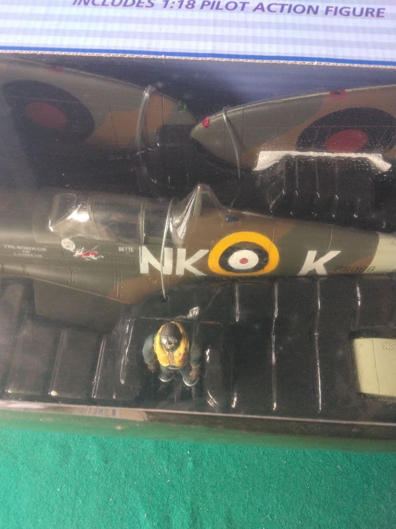 21stセンチュリートイズ スピットファイア Mk. I 1/18スケール