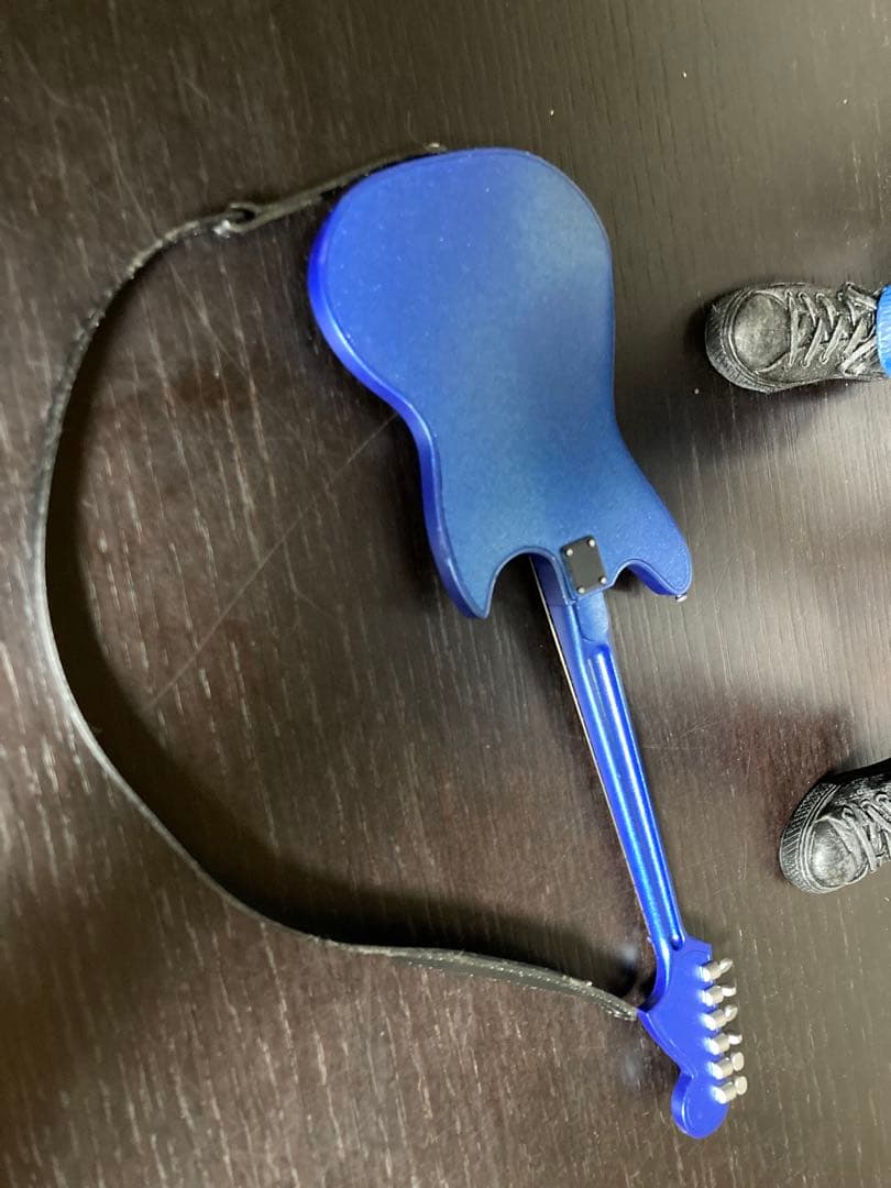 ネカ　Neca カートコバーン　 Cobain 18センチ