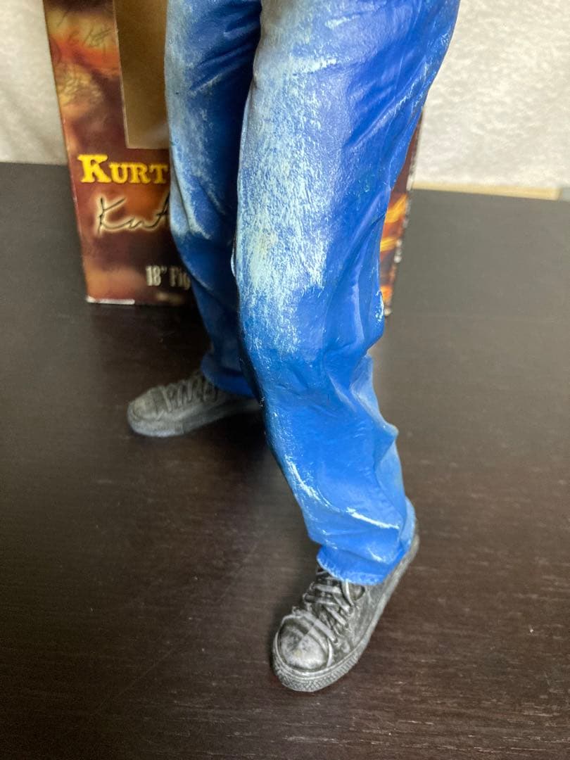 ネカ　Neca カートコバーン　 Cobain 18センチ