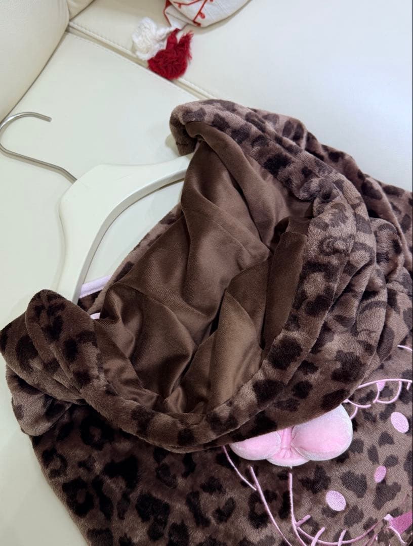 海外限定Hello Kitty x TBH お昼寝用ブランケット