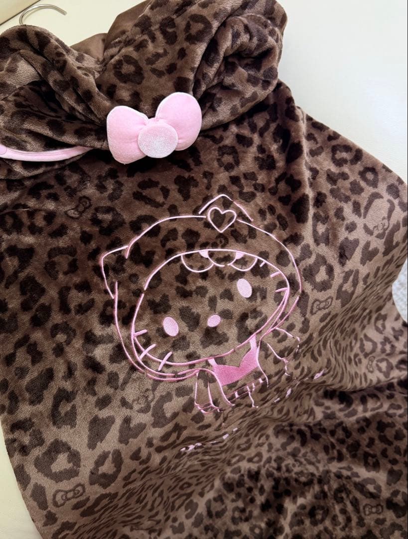 海外限定Hello Kitty x TBH お昼寝用ブランケット