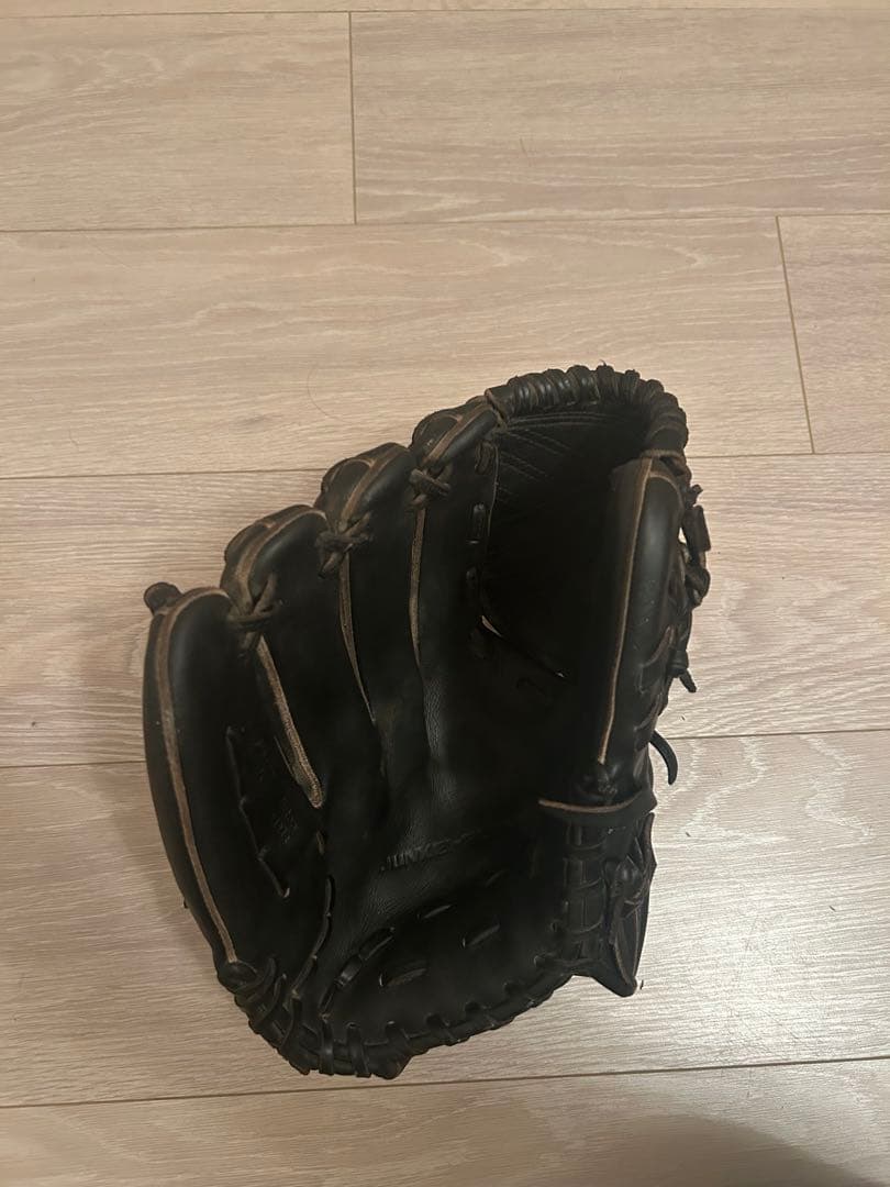 JUNKIE 黒 硬式グローブ