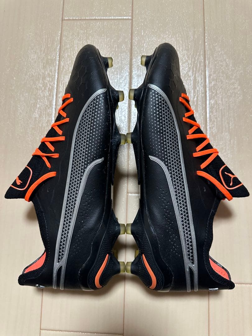PUMA KING アルティメットFG/AG（ブラック/オレンジ）