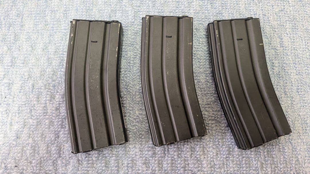 絶版　東京マルイ　スタンダード電動ガン　M4 s-systemマガジン3本付