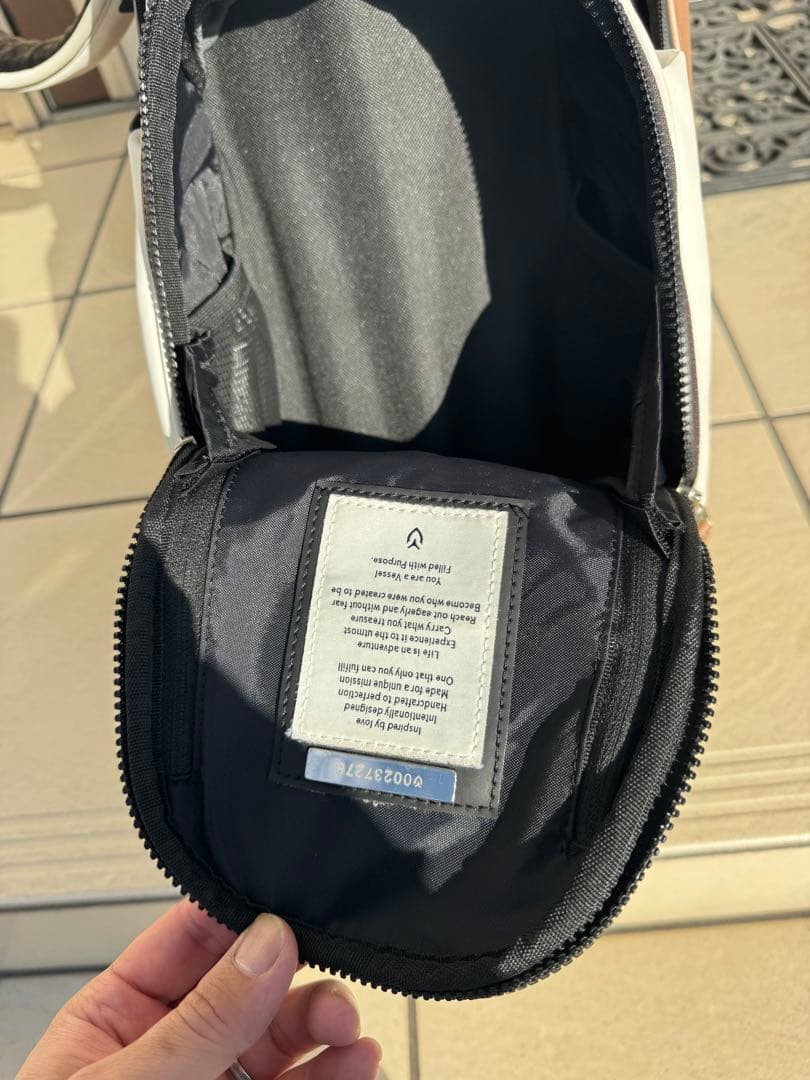 希少カラー　美品　ベゼル　キャディバッグ　VESSEL PLAYER 3.0