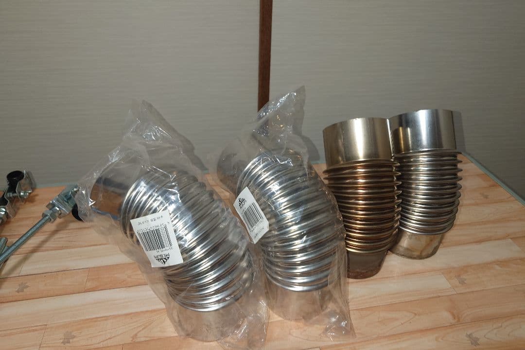 マウントスミ オーラ系用 新品と中古煙突色々と水タンクとストーブファン他