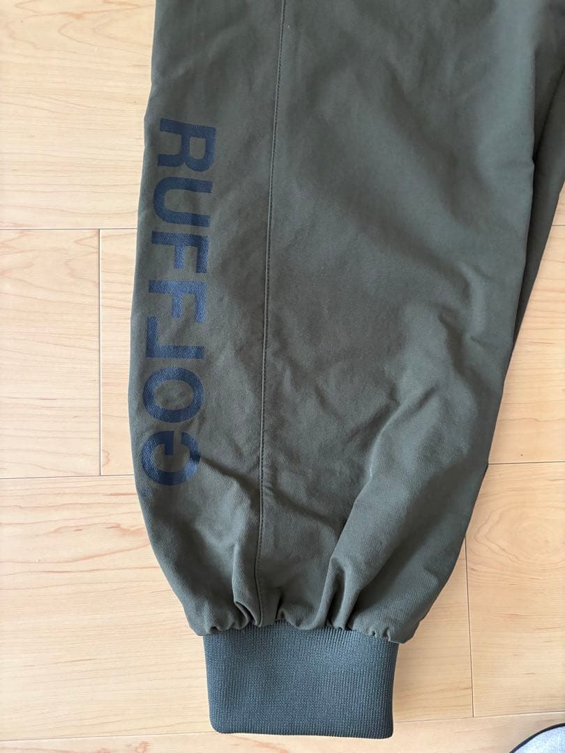 ラフロッグ　RUFFLOG カーキパンツ