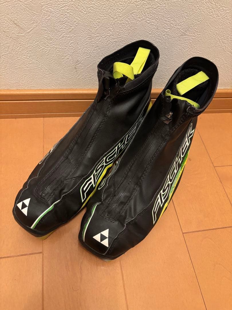 FISCHERフィッシャークロスカントリーブーツNNNRCS カーボンshell
