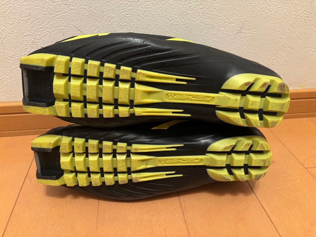 FISCHERフィッシャークロスカントリーブーツNNNRCS カーボンshell