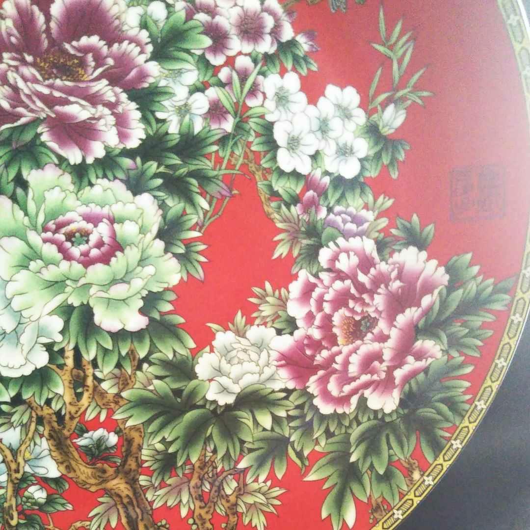 ※中国古美術/粉彩牡丹紋大盤/(底款:大清乾隆年製)