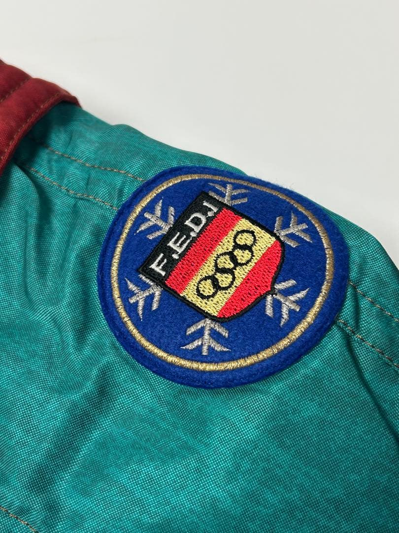 DESCENTE スキー　ウェア　スペインナショナルチーム　Oサイズ