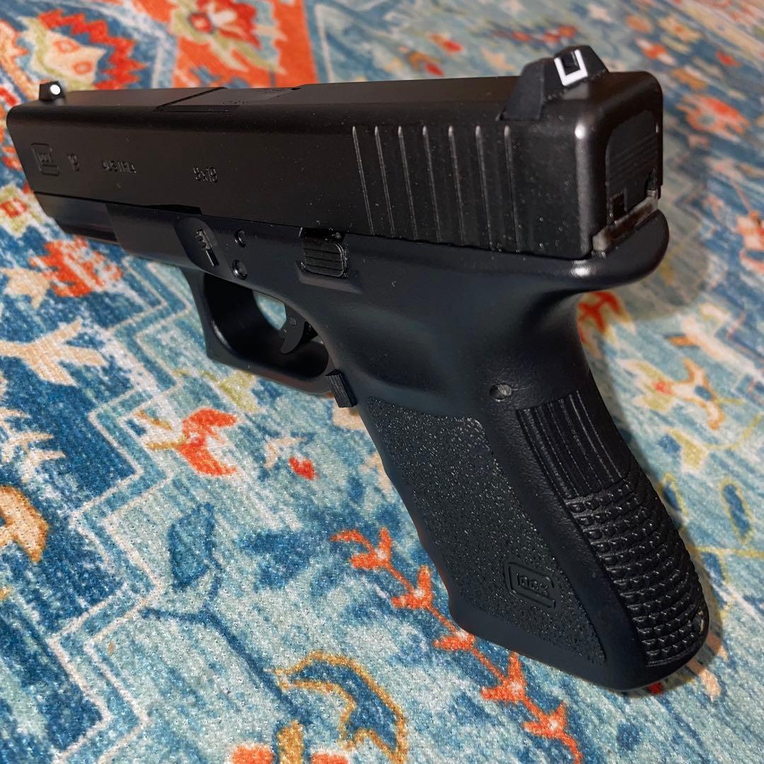 東京マルイ ガスハンドガン グロック19 Gen3 予備マガジン付 ほぼ未使用