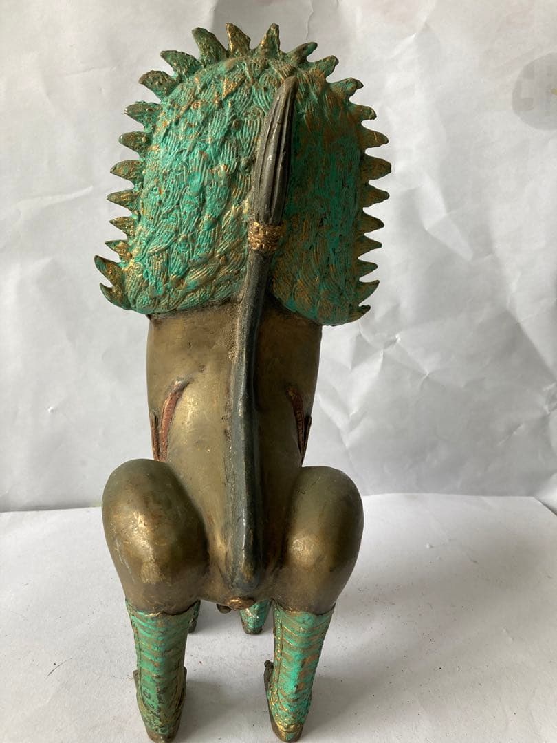 獅子，真鍮製，古美術品，重2100克。