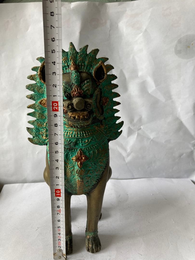 獅子，真鍮製，古美術品，重2100克。