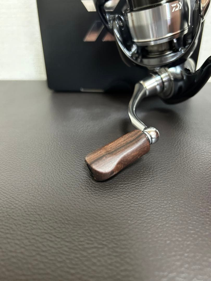 24セルテート FC LT2500S (SLP Iシェイプウッドノブ黒檀)ダイワ