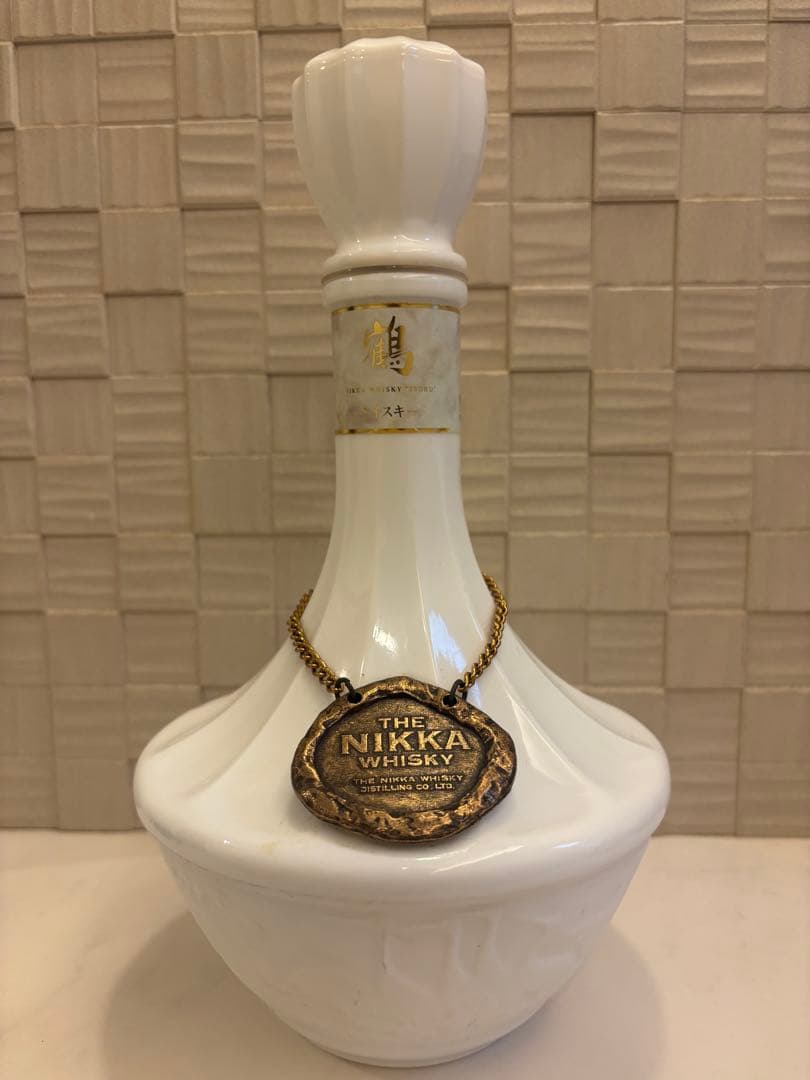 Nikka Whisky 「鶴」の陶器製ボトル