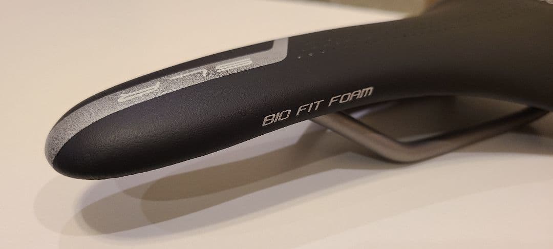 セライタリア　selle italia SLR サドル