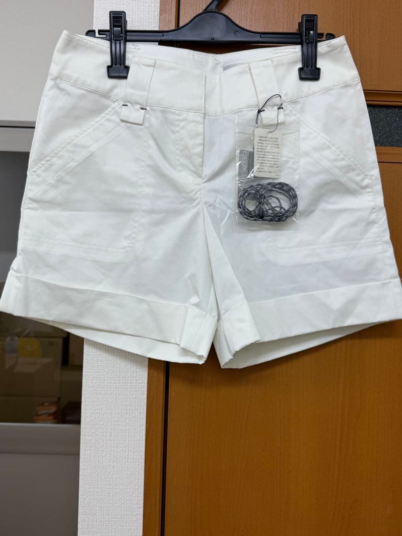 【新品未使用品】Munsingwear ゴルフウェア　レディース　ショートパンツ