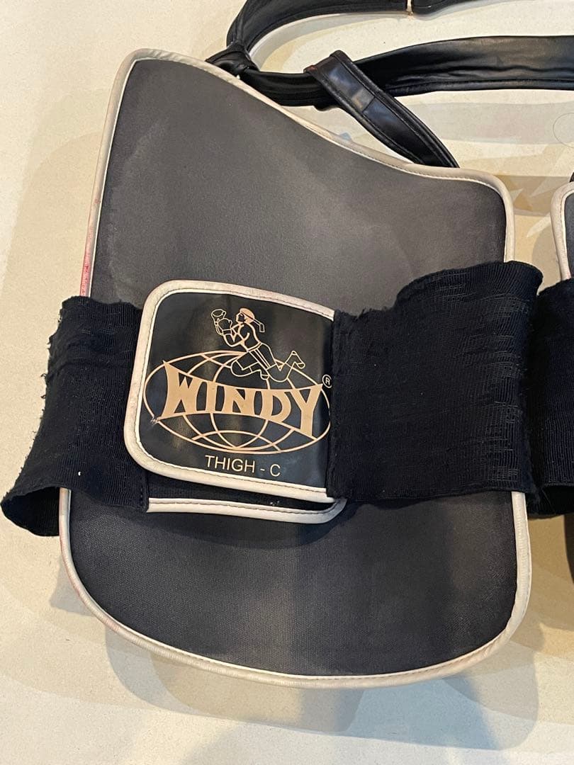 【レア】 WINDY ローキックミット 黒　2022年購入　クラシックタイプ