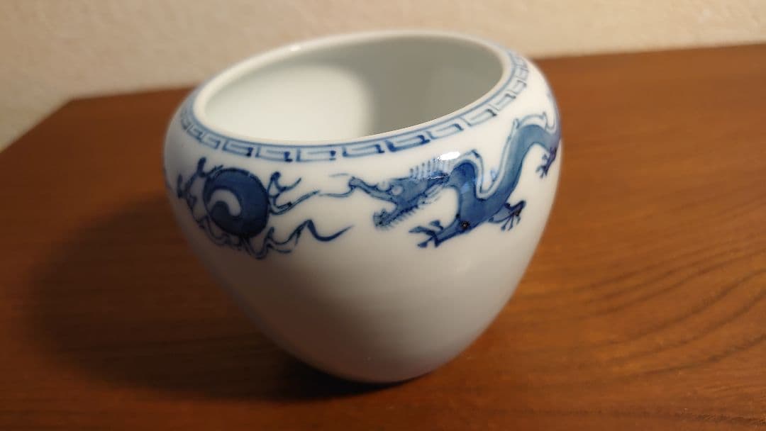 李朝　李朝白磁　白磁　白磁壺　香炉　アンティーク白磁　蔵出し　龍の図　１客