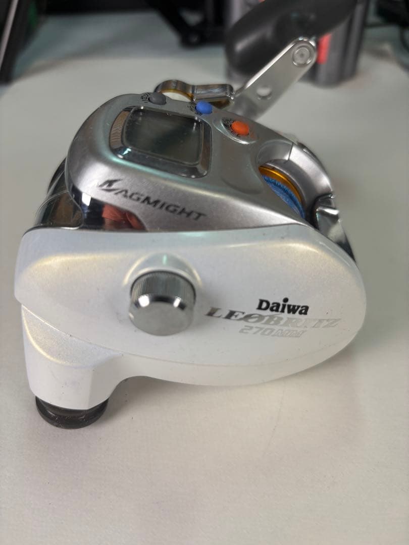Daiwa LEOBRITZ 270MM電動リール 純正バッテリー2個付き