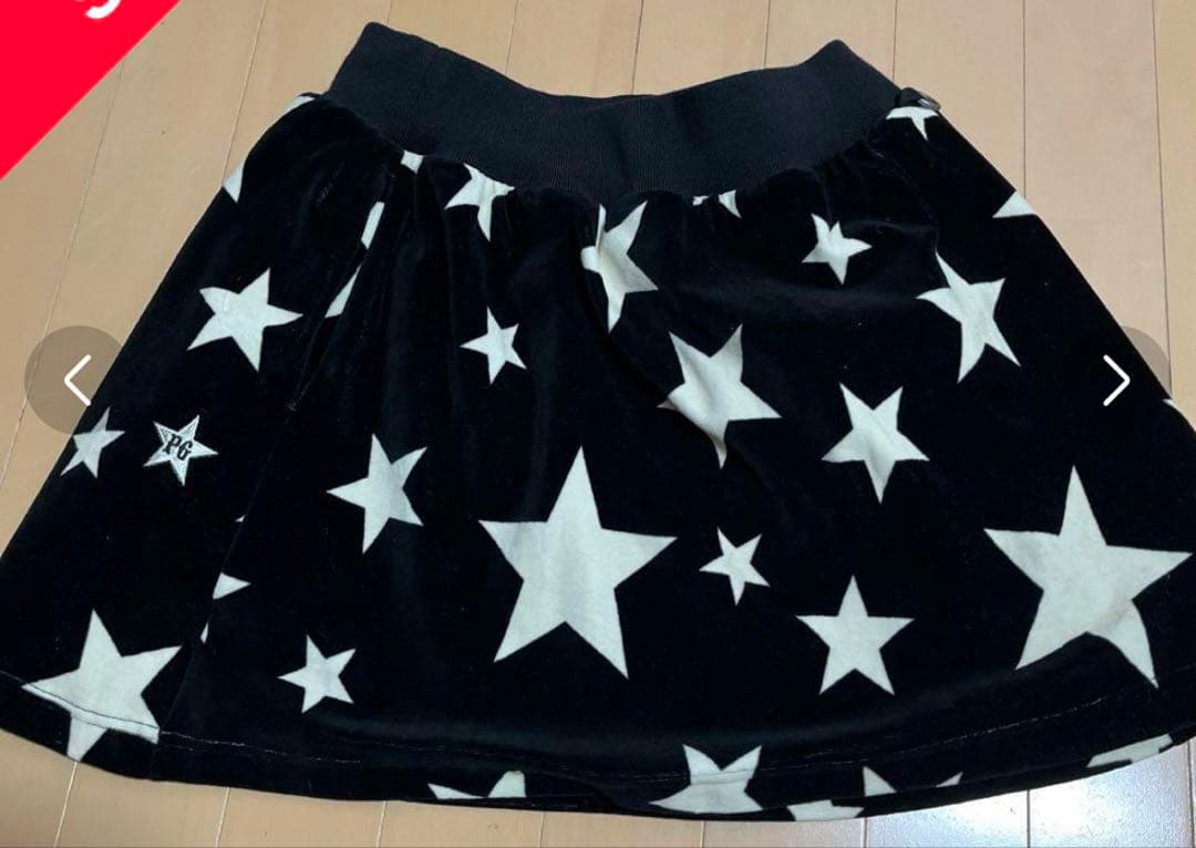 ブラックとホワイトの星柄ベロアセットアップ