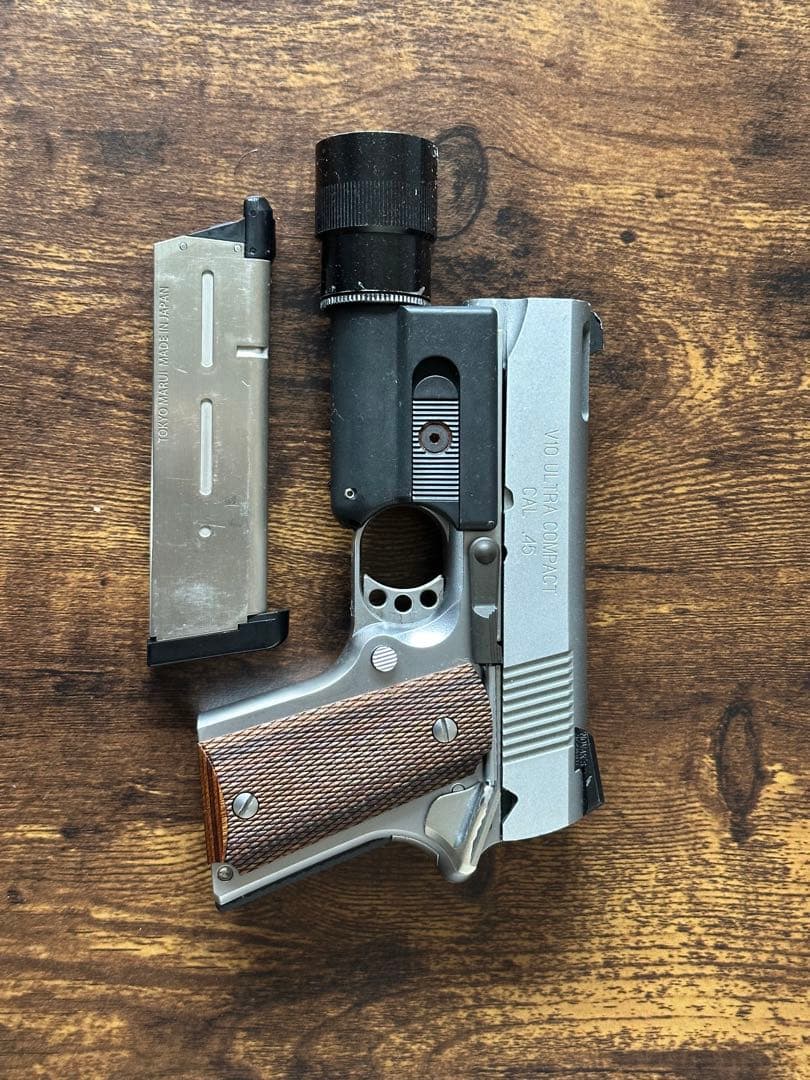 東京マルイ GBB V10カスタム V1911ライト＆デトニクスパーツ付属