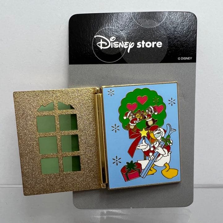 ピンバッジ ディズニーストア ドナルド チップ デール クリスマス 2004