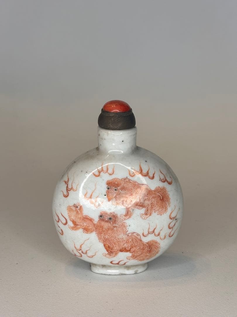 希少品 ！中国 赤絵 獅子文 鼻煙壺 乾隆年製底款 時代物 骨董品 コレクション