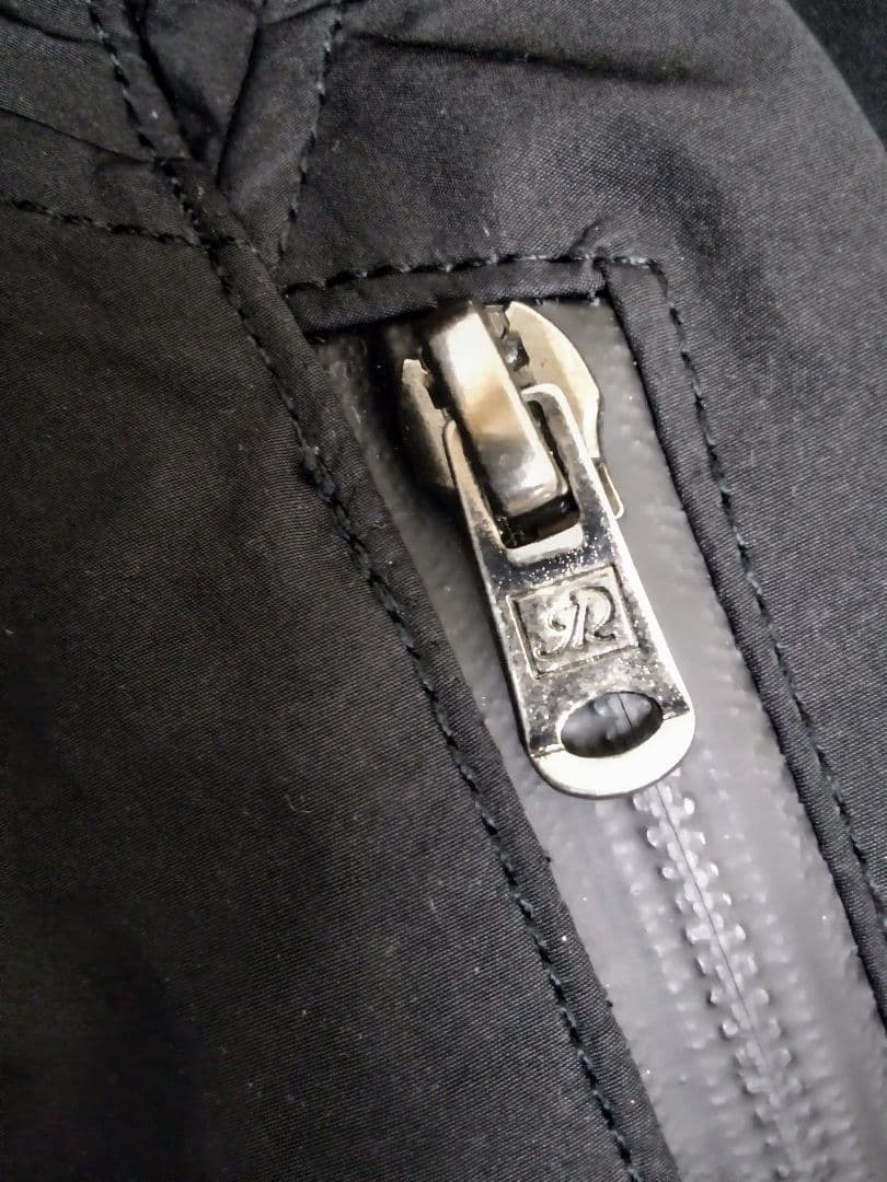 最終値下　豪雨に最適!新品未使用Iroquois完全防水レインパーカー