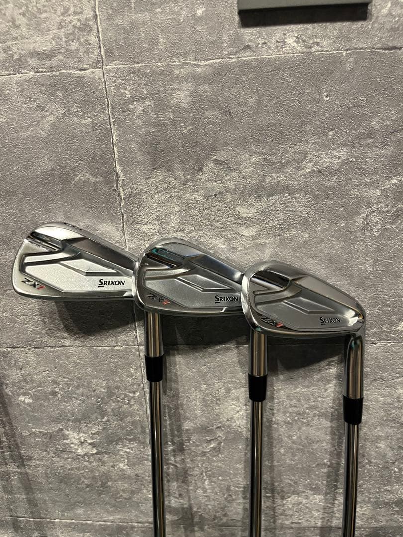 スリクソン zx7 アイアン 5〜p ダイナミックゴールドmid115 s200